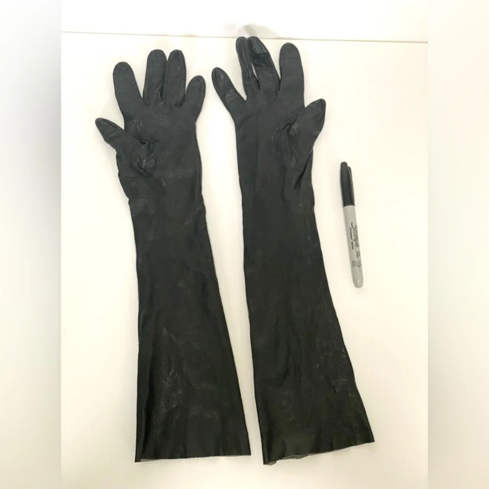 Women’s vintage black kid leather gloves. Made in France. Elbow length.